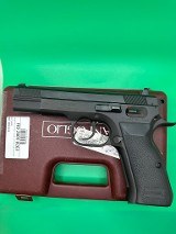 TANFOGLIO Witness .40 S&W - 1 of 2