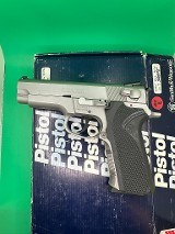 SMITH & WESSON 4006 .40 S&W - 1 of 3