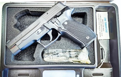 SIG SAUER SIG P226 IS CHAMBERED IN 9MM 9MM LUGER (9x19 PARA) - Image 2 of 2