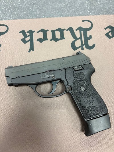 SIG SAUER P239 9MM LUGER (9X19 PARA) - Image 1 of 3