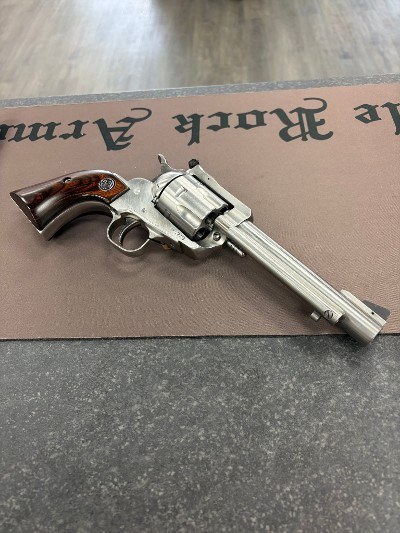 RUGER NEW MODEL SUPER BLACKHAWK .44 MAGNUM - Image 2 of 2