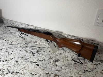 WEATHERBY Vanguard .243 WIN - Image 1 of 3