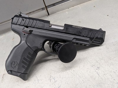 RUGER SR22 .22 LR - Image 2 of 3