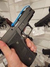 SIG SAUER p226 40SW .40 S&W - 3 of 3
