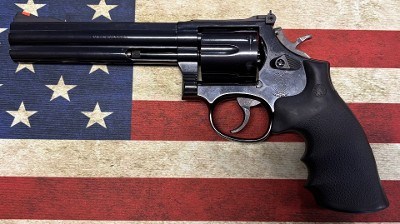 SMITH & WESSON 586-4 .357 MAG - Image 1 of 3