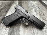 GLOCK 22 GEN 4 40 Smith & Wesson - 2 of 3