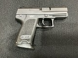 HECKLER & KOCH USP COMPACT .40 S&W - 2 of 3