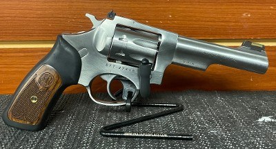 RUGER SP101 .22 LR - Image 2 of 3
