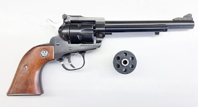 RUGER SINGLE SIX REVOLVER CHAMBERED IN .22LR & .22WMR .22 LR/.22 WMR - Image 1 of 3