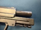 HECKLER & KOCH USP 45 .45 ACP - 2 of 3