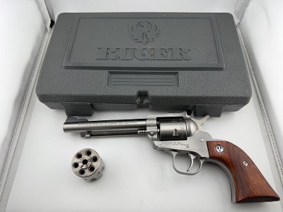 RUGER NEW MODEL SINGLE-SIX CONVERTIBLE .22 LR/.22 WMR - Image 2 of 3
