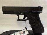 GLOCK G22Gen 4 .40 S&W - 2 of 3