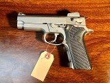 SMITH & WESSON 4006 .40 S&W - 2 of 3