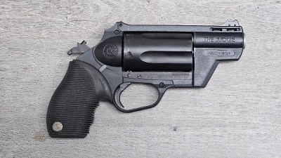 TAURUS JUDGE PUBLIC DEFENDER POLY .45lc / .410 - Image 3 of 3