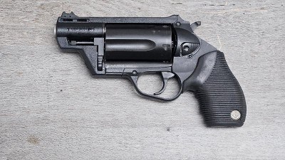 TAURUS JUDGE PUBLIC DEFENDER POLY .45lc / .410 - Image 2 of 3