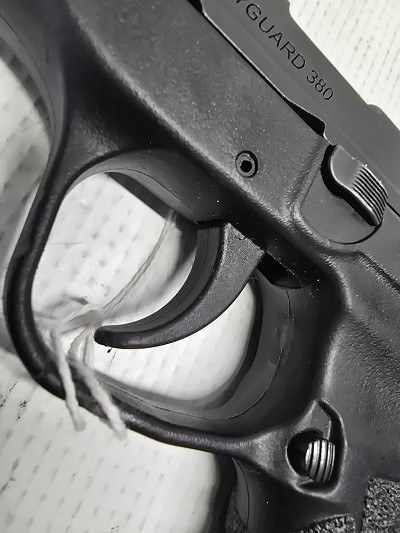 SMITH & WESSON BODYGUARD 380 .380 ACP - Image 2 of 3