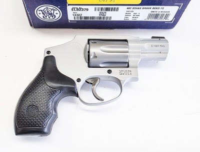 SMITH & WESSON MODEL 632 CHAMBERED IN .32 H&R MAG .32 H&R MAG - Image 1 of 3