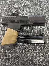 BERETTA APX 9MM LUGER (9x19 PARA) - 1 of 3