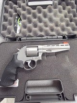 SMITH & WESSON PERFORMANCE CENTER 686 PLUS .38 SPECIAL/.357 MAGNUM - Image 2 of 3