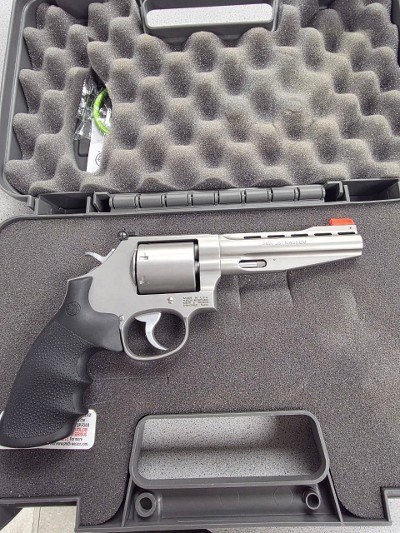 SMITH & WESSON PERFORMANCE CENTER 686 PLUS .38 SPECIAL/.357 MAGNUM - Image 2 of 3
