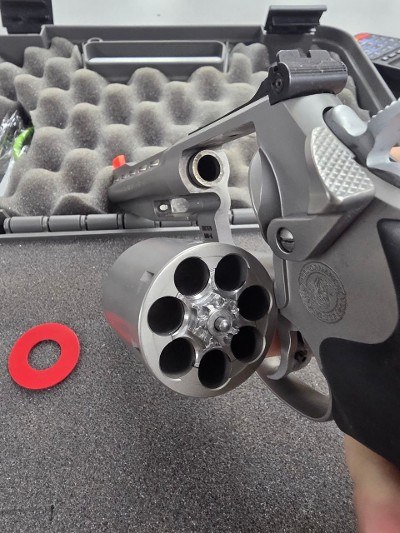 SMITH & WESSON PERFORMANCE CENTER 686 PLUS .38 SPECIAL/.357 MAGNUM - Image 3 of 3