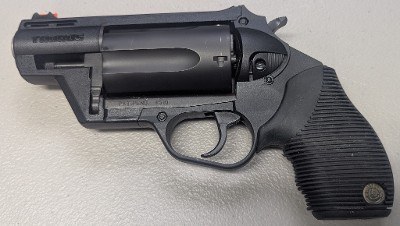 TAURUS JUDGE PUBLIC DEFENDER POLYMER .45lc / .410 - Image 1 of 3