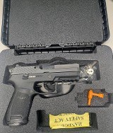 SIG SAUER P250 COMPACT 9MM LUGER (9X19 PARA) - 1 of 3