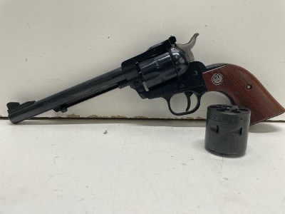 RUGER SINGLE-SIX CONVERTIBLE .22 LR - Image 1 of 3