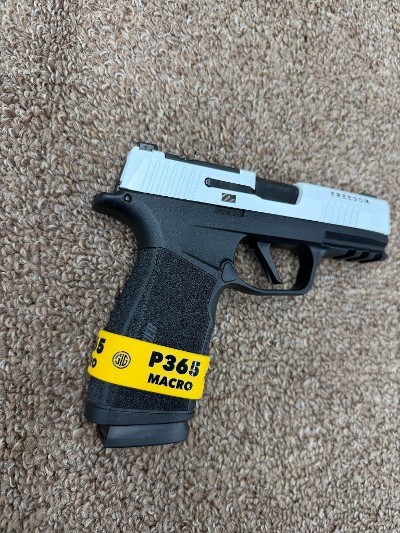 SIG SAUER P365 XMacro Turning Point Freedom 9MM LUGER (9x19 PARA) - Image 3 of 3