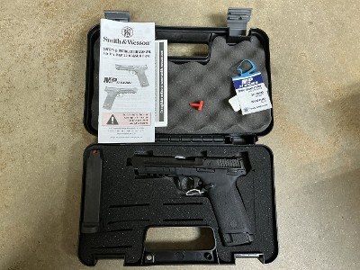 SMITH & WESSON M&P 22 MAGNUM .22 WMR - Image 2 of 3