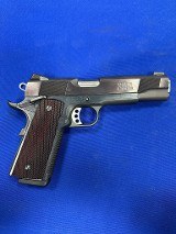 LES BAER CUSTOM, INC. Custom Carry .45 ACP - 1 of 3