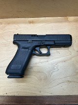 GLOCK G22 GEN 5 .40 S&W - 1 of 3