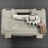 SMITH & WESSON 627 PERFORMANCE .357 MAG - 2 of 3