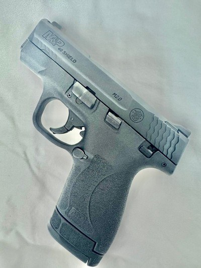 SMITH & WESSON M&P 40 SHIELD M2.0 40 Smith & Wesson - Image 1 of 3