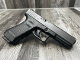 GLOCK 22 GEN 4 40 Smith & Wesson - 2 of 3