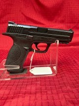 SMITH & WESSON M&P 40 .40 S&W - 2 of 3