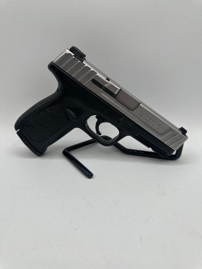 SMITH & WESSON SD40 VE .40 S&W - Image 2 of 3