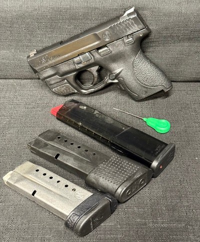 SMITH & WESSON M&P 9 SHIELD 9MM LUGER (9x19 PARA) - Image 1 of 3