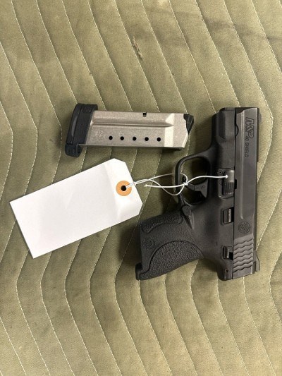 SMITH & WESSON M&P SHIELD 40 M2.0 (11812) 40 Smith & Wesson - Image 1 of 2