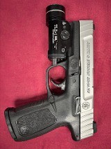 SMITH & WESSON SD40 VE .40 S&W - Image 1 of 3