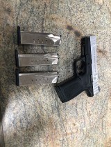 SMITH & WESSON SD40 VE .40 S&W - 1 of 3