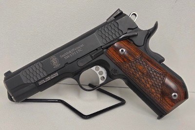 SMITH & WESSON SW1911SC .45 ACP - Image 1 of 3