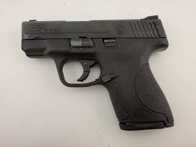SMITH & WESSON M&P40 SHIELD .40 S&W Compact Pistol Slim Carry .40 CALIBER - Image 2 of 3