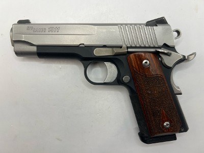 SIG SAUER 1911 C3 45 ACP (45 Auto) - Image 1 of 3