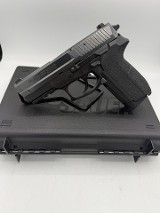 SIG SAUER SP 2022 9MM LUGER (9x19 PARA) - 1 of 3