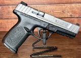 SMITH & WESSON (S&W) Two-Tone SD9 VE 9MM LUGER (9x19 PARA) - 2 of 3