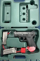 SMITH & WESSON M&P 40 .40 S&W - 1 of 3