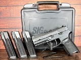 SIG SAUER P320 CARRY, Nitron with Siglite sights, Box and 3 magazines 9MM LUGER (9x19 PARA) - 1 of 3