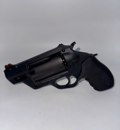 TAURUS THE JUDGE .45lc / .410 - Image 1 of 3
