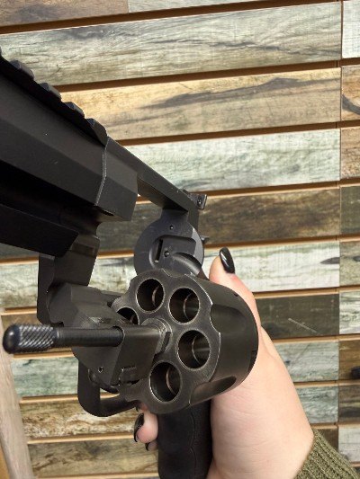TAURUS TAURUS RAGING HUNTER .44 MAGNUM - Image 3 of 3